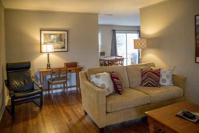 Foto del edificio - 4350 E 60th St