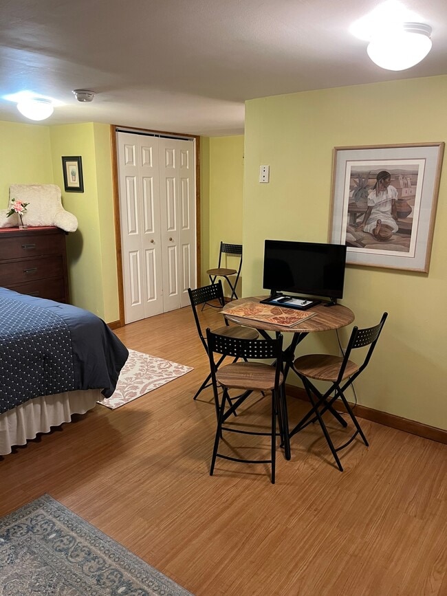 Building Photo - 20 Elmwood Ave