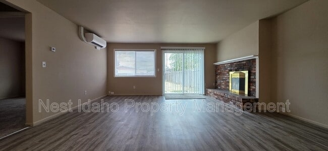 Building Photo - 2732 N Siesta Ave
