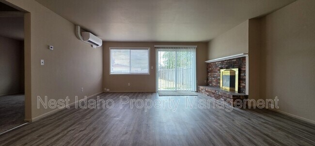 Foto del edificio - 2732 N Siesta Ave
