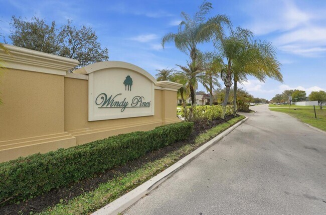 Foto del edificio - 5923 NW Brianna Ct