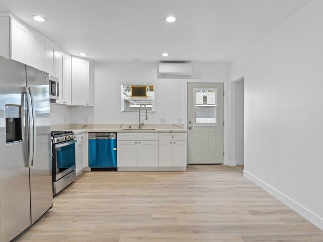 Building Photo - 2049 Cerritos