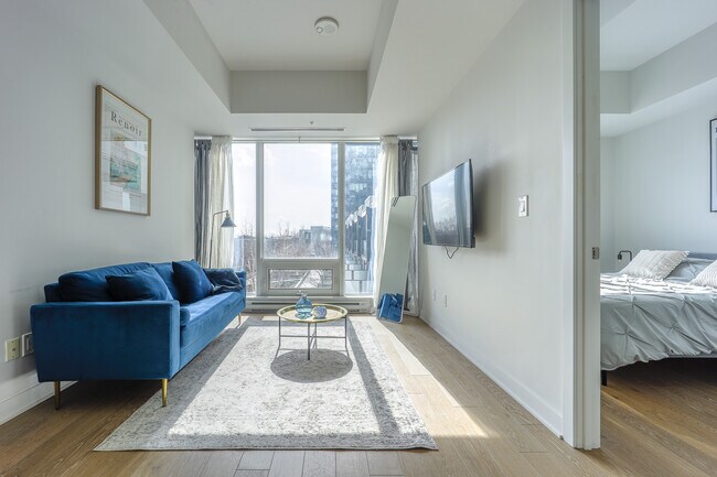 Building Photo - 1188 Rue Saint-Antoine O