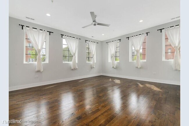 Foto del edificio - 1400 E Hyde Park Blvd
