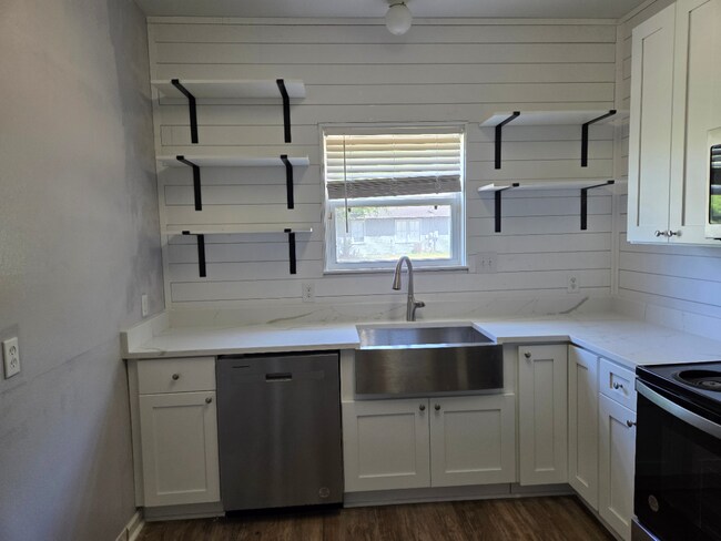 Cocina - 601 S Cedar St