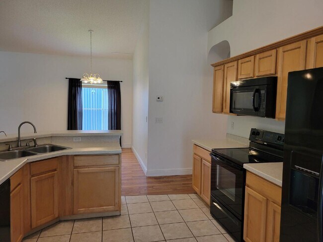 Building Photo - Cozy 3 Bed / 2 Bath in Quiet Winter Park C...