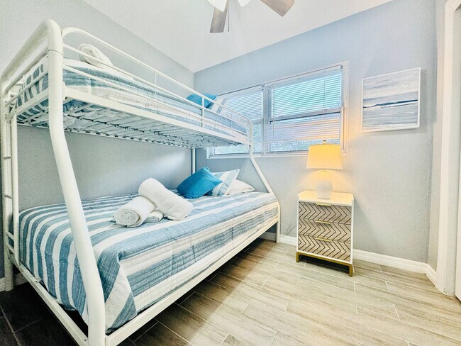 Building Photo - 2402 Kiwanis Ave