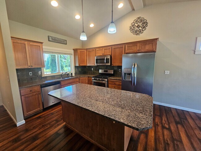Building Photo - Beautiful Updated Home