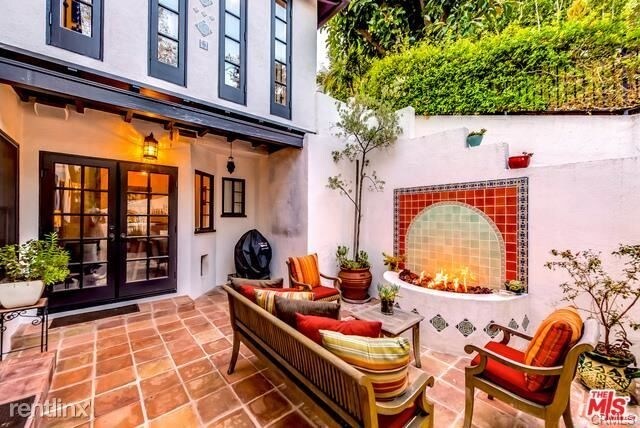 Foto del edificio - 5881 Locksley Pl