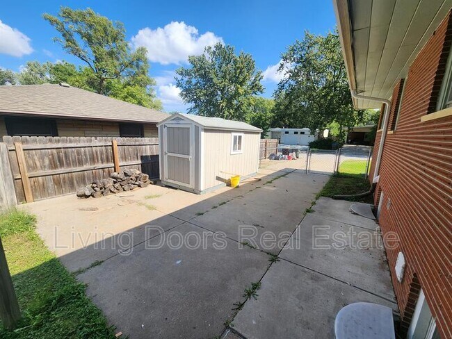 Foto del edificio - 3870 Steele Ave