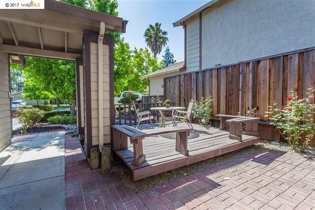 Foto del edificio - There Is No Place Like Home Like a Big Home