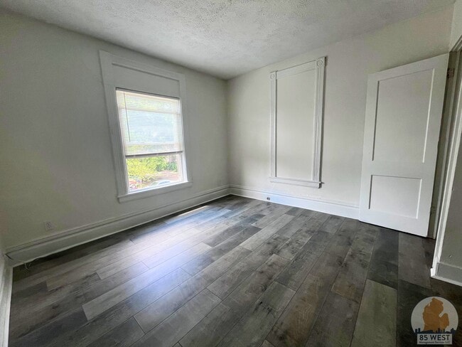 Building Photo - 1046 Lafayette Ave SE