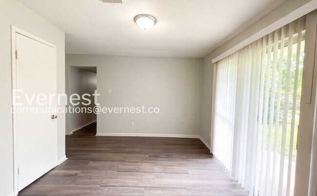 Foto del edificio - 12318 Astoria Blvd