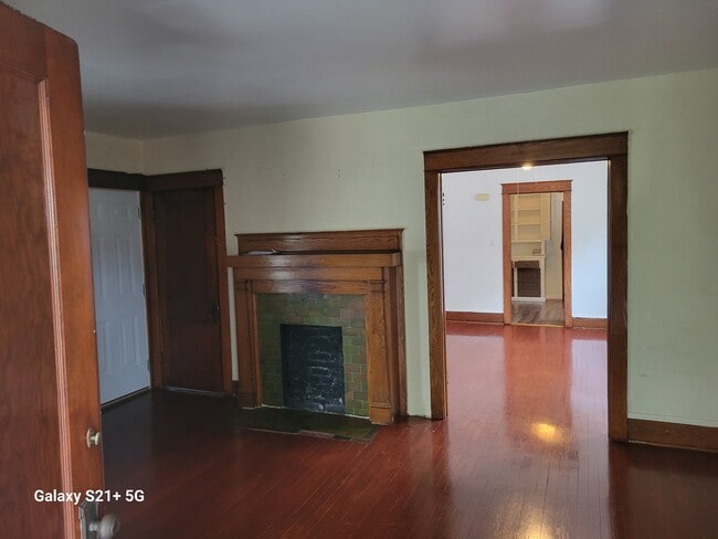 Building Photo - 1022/1024 W 30th