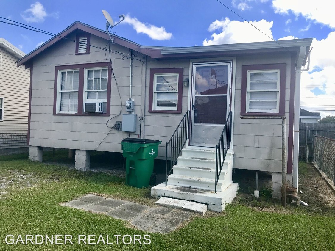 Primary Photo - 707 Avenue C