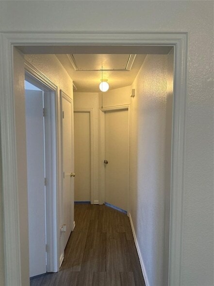 Foto del edificio - 609 Kings Way Dr