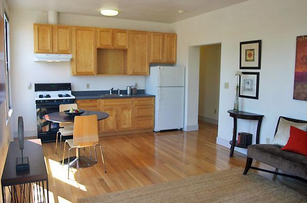 Building Photo - 655 40th St