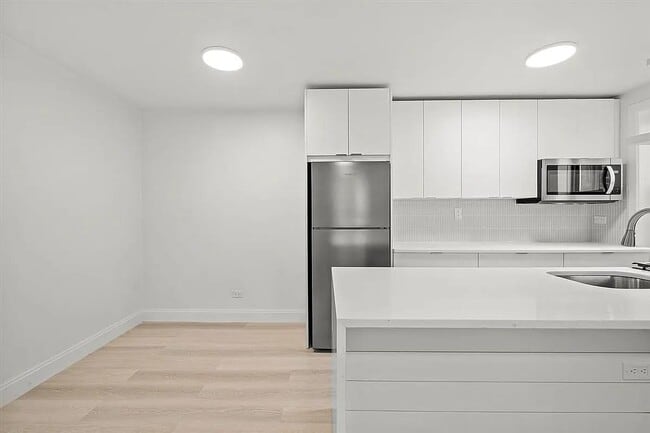 Photo - 3260 Netherland Ave Townhome