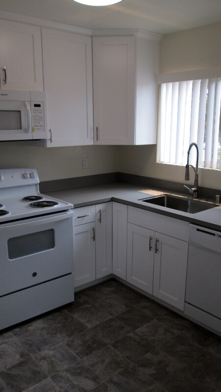 Building Photo - 3469 Agate Dr