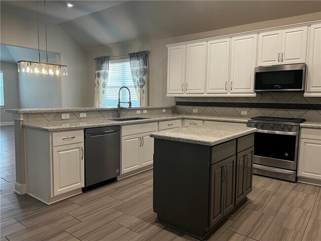 Building Photo - 2708 Enza Ct