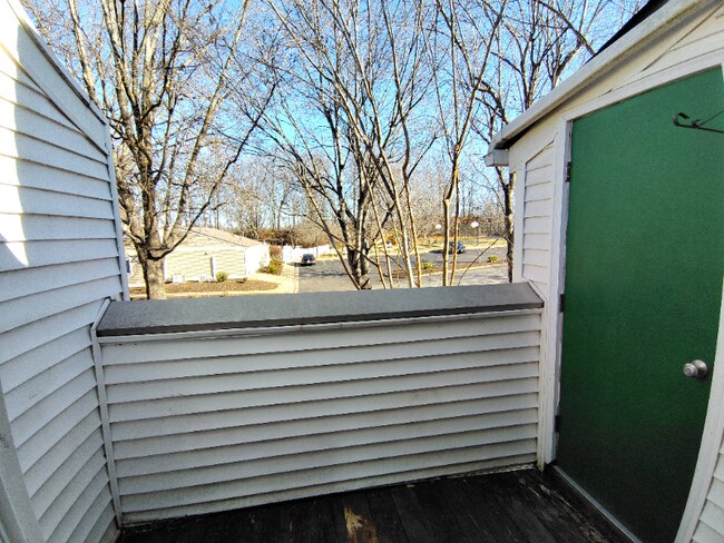 Building Photo - 600 Reusens Rd