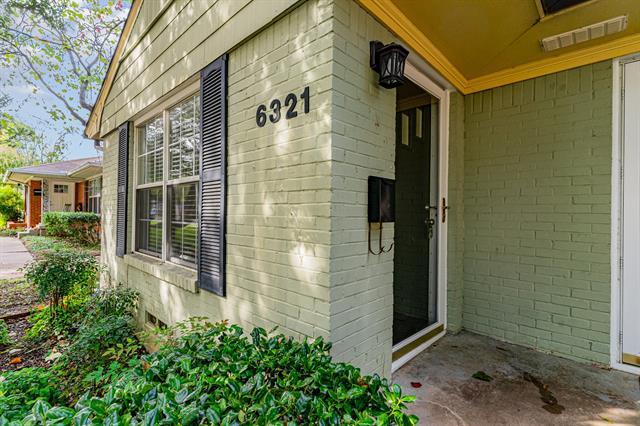 Foto del edificio - 6321 Ravendale Ln