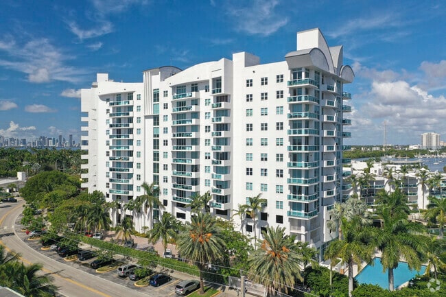 Building Photo - 360 North Bay Village