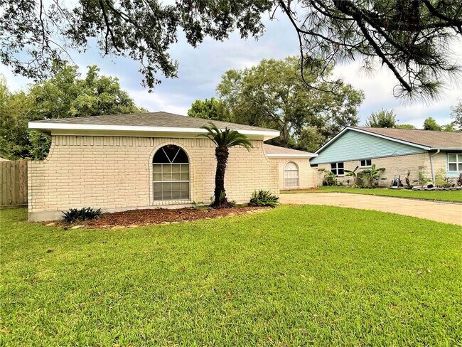 Foto del edificio - 16243 Brookford Dr
