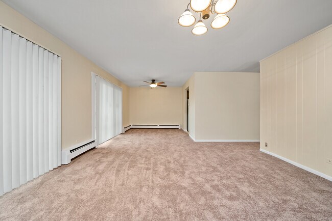 Dining Room - 8100 W 95th St