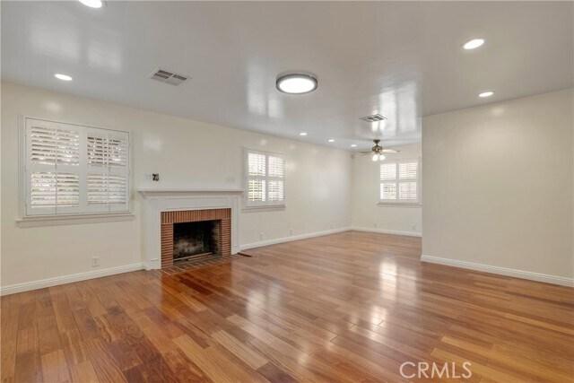 Foto del edificio - 8307 Longden Ave