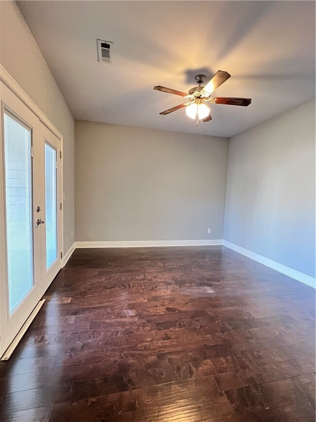 Foto del edificio - 2007 S Dixieland Rd