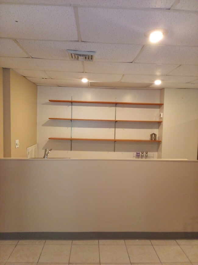 Building Photo - 2307 Rimrock Dr