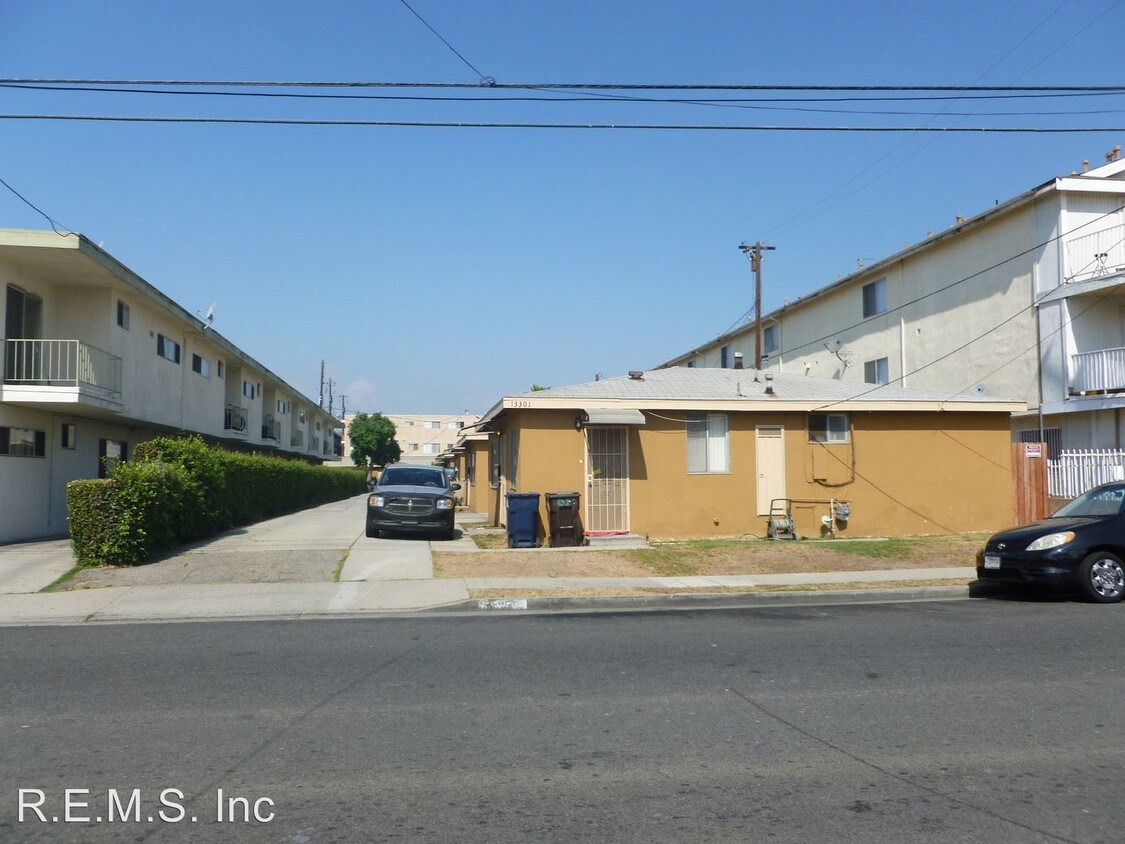 13301 Kornblum Ave, Hawthorne, CA 90250 Apartment for Rent in
