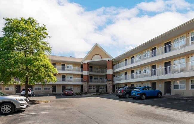 Building Photo - Furnished Studio-Virginia Beach - Independ...