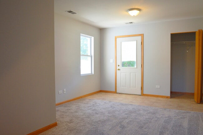 Building Photo - 289 Pamela Ct
