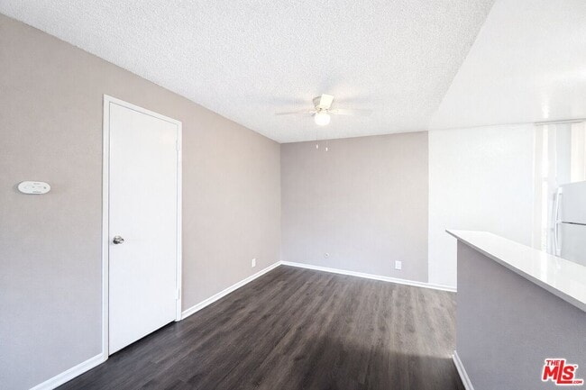 Building Photo - 1208 W Adams Blvd