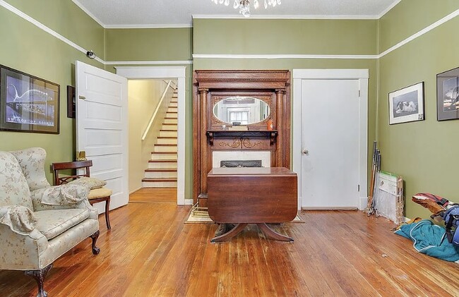 Building Photo - 2098 Court Ave