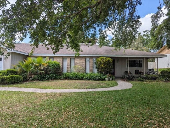 Building Photo - 917 Fairlington Dr