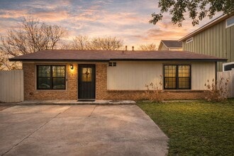 Building Photo - 6200 Palm Cir