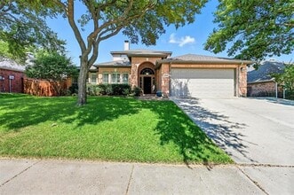 Building Photo - 2208 Cheshire Dr