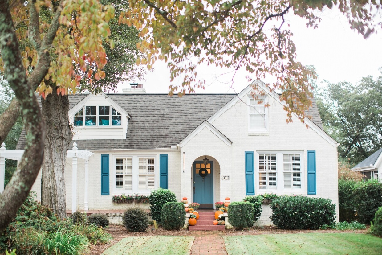 Primary Photo - Gorgeous home off of Augusta Road