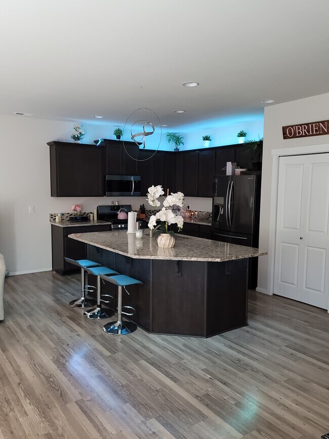 Foto del edificio - 2906 Fiddleback St NE