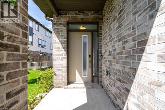 Photo du bâtiment - 2060 Meadowgate Blvd