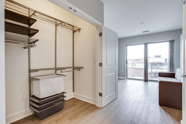 Foto del edificio - 2550 17th St NW