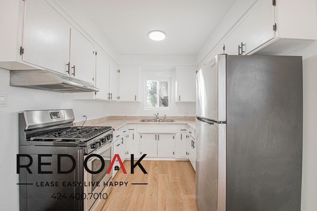 Building Photo - 1115 W 111th St