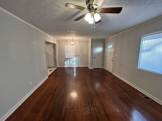 Foto del edificio - 76 Schell Rd SE