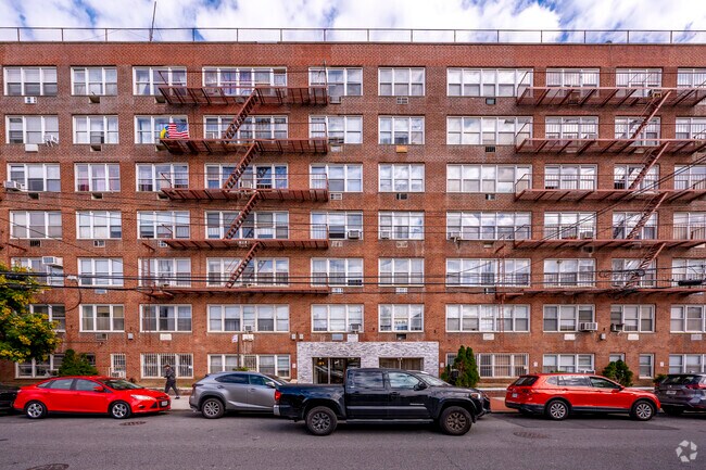 Foto del edificio - 2555 E 12th St