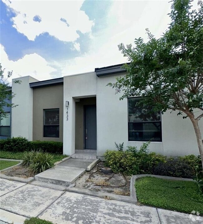 Building Photo - 1433 Ozark Ave