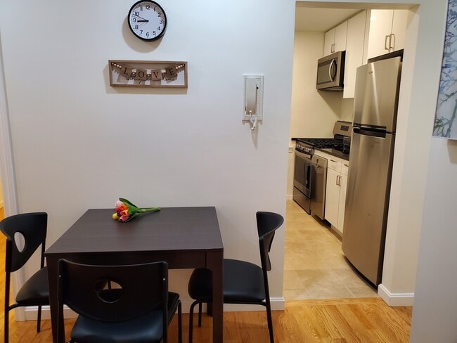 Common Area - 1716 Cambridge St