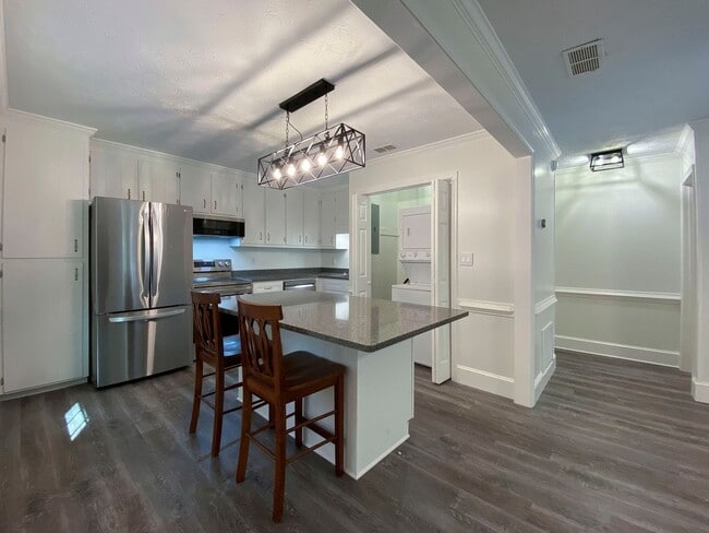 Building Photo - 205 Park Ridge Dr